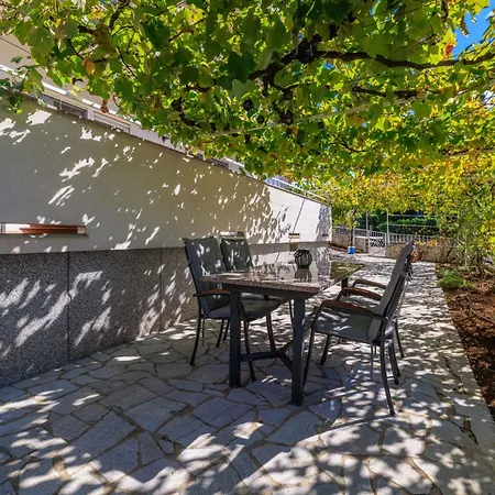 Apartamento In 42930 Dramalj