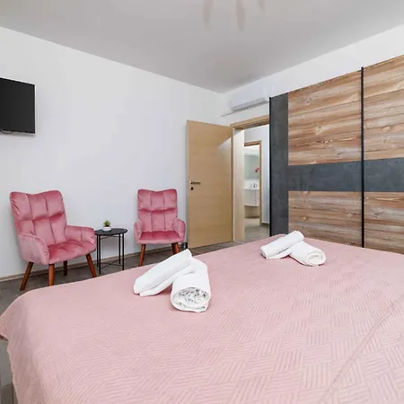 In 42930 Apartamento *