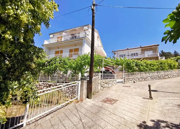 Apartment In 42930 Dramalj