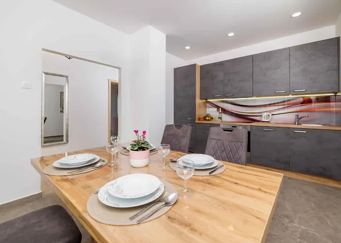 Apartment In 42930
