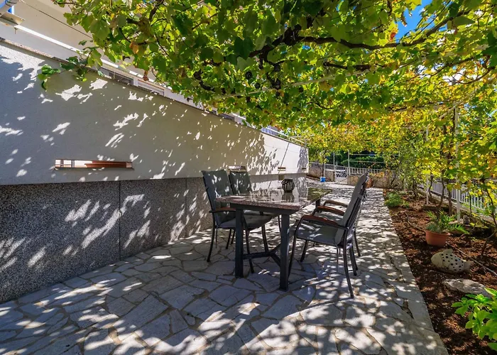 Apartment In 42930 Dramalj